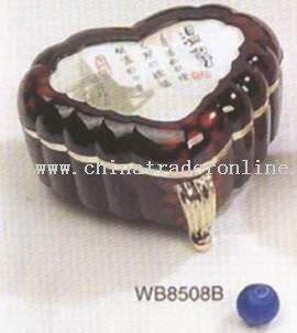 Triangle cordiform musical box with cover