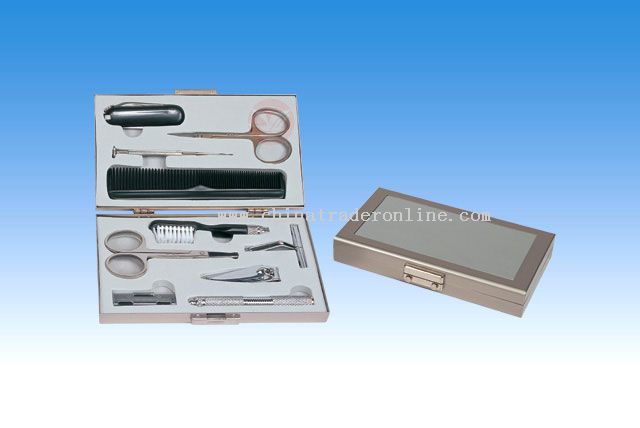 10pc Mens Manicure & Razor Set In Aluminum Case