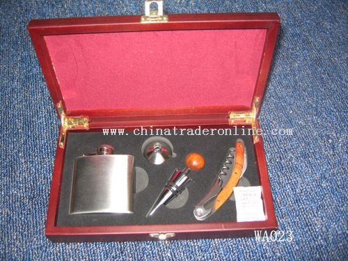 Red Wine Tool Set