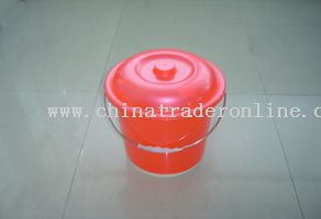 bucket with lid