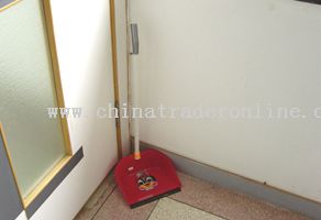 rubbish spade with plastic stick from China