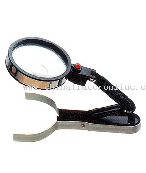 Illuminated foldable magnifier