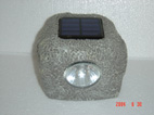 Solar polyresin stone light