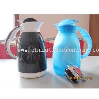 Plastic vacuum flask