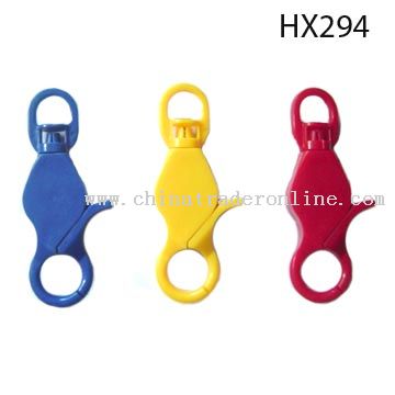 Plastic keyholder