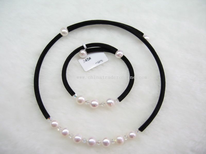 pearl necklace and bracelet