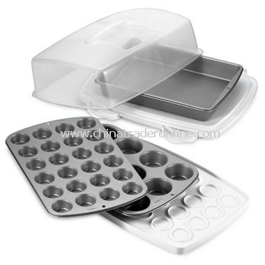 Wilton Ultimate Bake and Carry Set from China