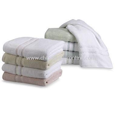 Pearl Essence Bath Towels by Lenox&reg;