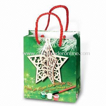 Christmas Paper Carrier Bag in Various Sizes, Customized Logos and Designs are Welcome from China