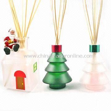 Christmas Fragrance Reed Diffuser Set in Tree-shaped Bottle and Santa House Bottle with LED Light from China