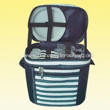 Durable Picnic Cooler Bag with 2 Sets of Plastic Utensils and Glasses from China