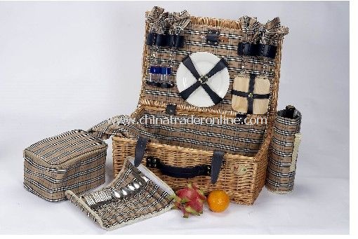 Willow Picnic Basket for 4 Person