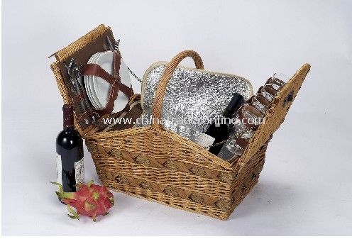 Willow Picnic Basket for 4 Person With Cooler Bag