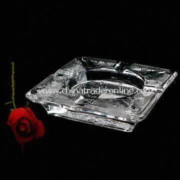 Crystal Glass Ashtray, Suitable for Home or Hotel Use, Measuring 17.8 x 17.8 x 4.8cm