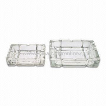 Square Ashtrays, Made of Glass, Used for Cigarettes, Two Sizes are Available