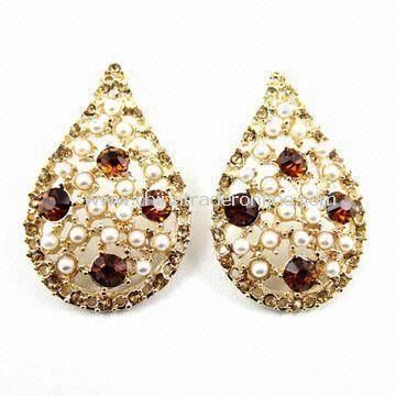 Spring Stylish Stud Earrings in Various Colors, Made of Freshwater Pearl with Rhinestone Decoration