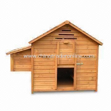 Wooden Chicken Coop with Removable Nest Box and Three Ventilation Slots from China