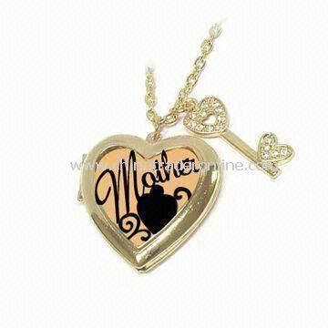 Mother and Crystal Decoration Key Charm Necklace with 30-inch Length from China