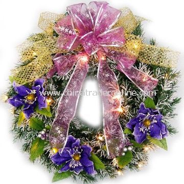 Frosted Colorado Pine Wreath, Decorated with Red Santa, Measures 24-inch