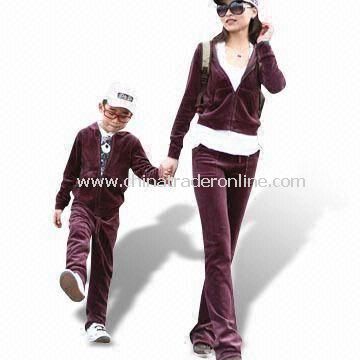 New Design Childrens Sports Suit, Customized Colors and Designs are Welcome