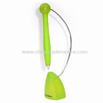 Magnetic Plastic Table Pen, with Hangs and Swings Like Pendulum Above Stand