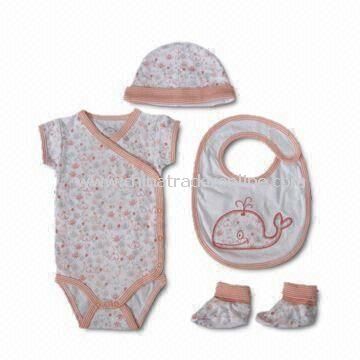 Baby Gift Set/Baby Clothes Set, Customized Designs, Sizes, Colors Welcomed from China