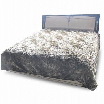 Bedding Set, Closure with Buttons, Front of 100% Polyester Faux Fur, Reverse of Short-pile Velour
