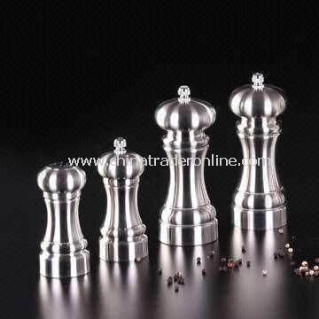 Acrylic Knight Pepper Mills, Measuring 6.0 x 18.5cm from China