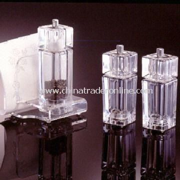 Salt and Pepper Mill, Measures 4.5 x 4.5 x 16.5cm, Made of Acrylic Material from China