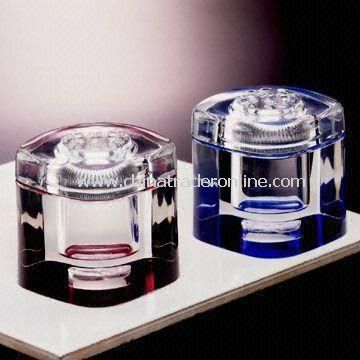 Salt and Pepper Mills, Made of Acrylic, Measures 7.0 x 7.0 x 5.5cm from China