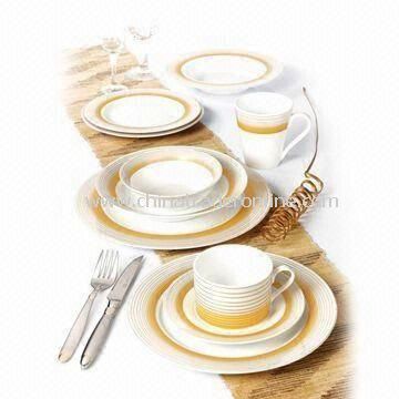 30-piece Round Porcelain Dinnerware Set with Gold Decal, Service for 6 Persons from China