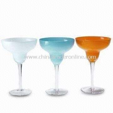 Solid Color Cocktail Glass, Made by Hand, Measures 11.9 x 18.0cm