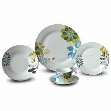 30 Pieces Dinner Set with Decal, Available in Various Sizes, Made of Porcelain