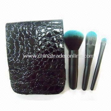 3-piece Travel Makeup Brush Set with Blue Tip Taklon Hair, Shiny Black Wood Handle