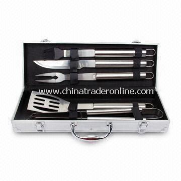 5 Pieces Barbecue Tool Set in Aluminum Case, Made of SS 2CR13 Handle, Designs and Shapes Available from China