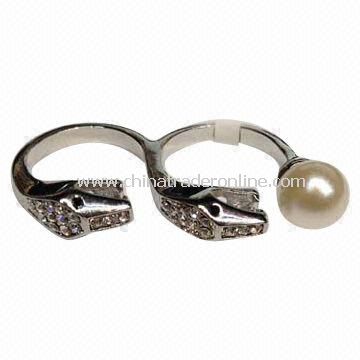 Snake-shaped Two Finger Rings with Shining Rhinestones and Big Pearl