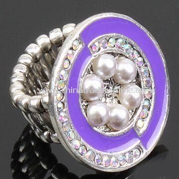 Alloy Ring with Flower Shape Accessory and Plastic Pearls, OEM Orders are Welcome