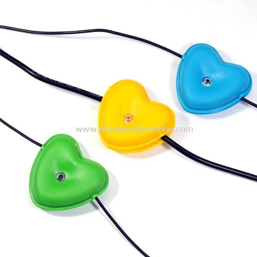 Heart-shaped sea hub / cable management. color random from China