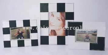 white/black frame