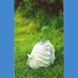 snail solar resin garden light from China