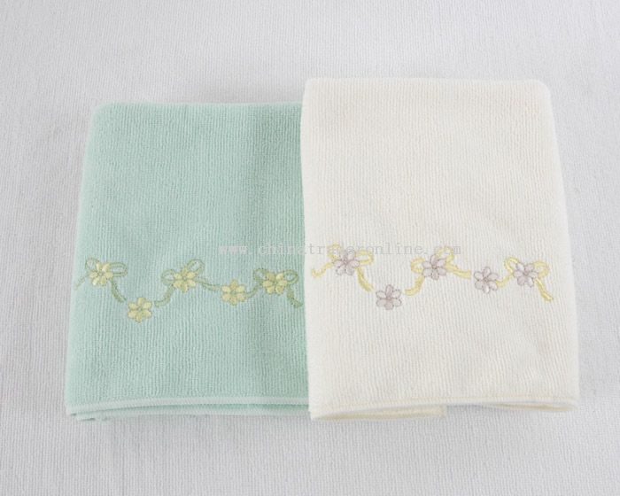 microfiber towel with embroidery