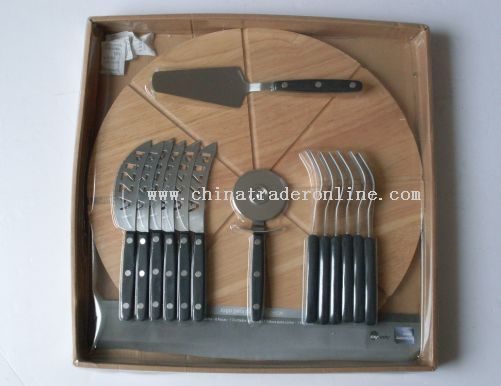 pizza board with cutter